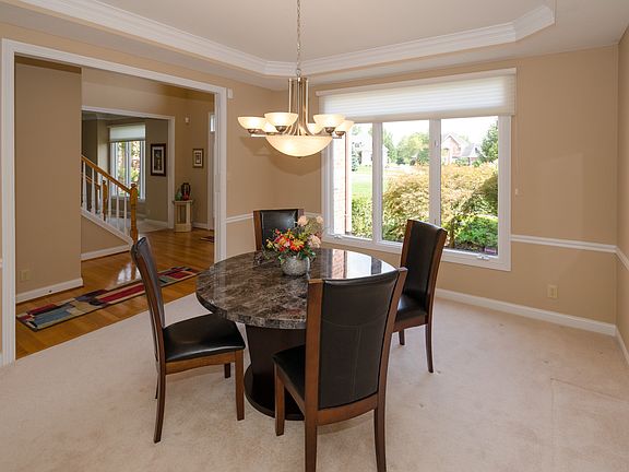 5th image of 7122 Royal Oakland Ct