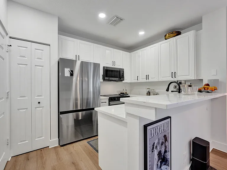 424 NE 1st Ave — Photo 12