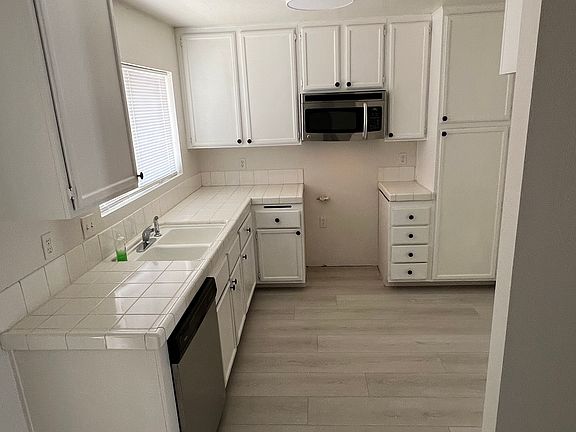 4th image of 7651 Muirfield Dr
