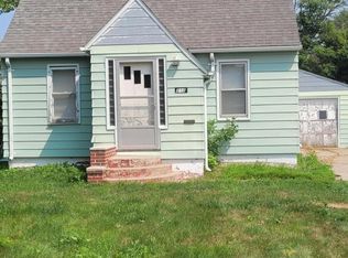 518 10th St NW, East Grand Forks, MN 56721