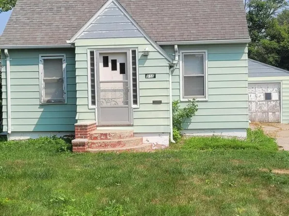 518 10th St NW, East Grand Forks, MN 56721