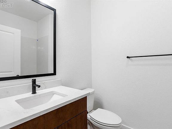 3rd image of 577 Yale Way