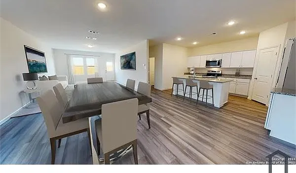 5 bed, 2609 sqft, $2,900 — Photo 3