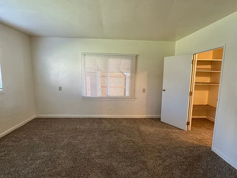 1250 Madison St — Photo 22