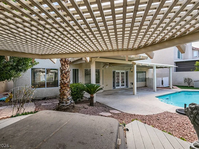 8224 Tivoli Cove Dr — Photo 48