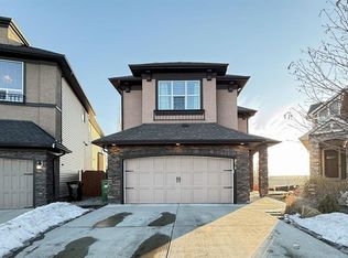 78 E Cranarch Vw SE, Calgary, AB T3M 2J3