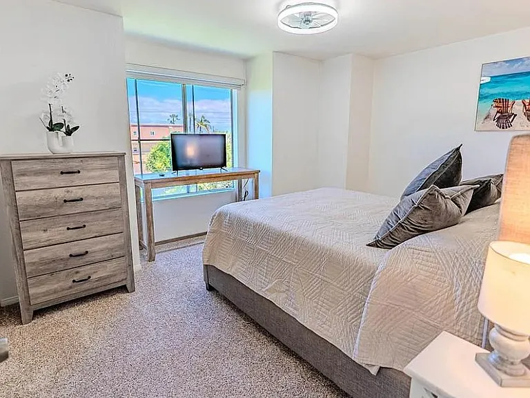 211 Dahlia Ave — Photo 16