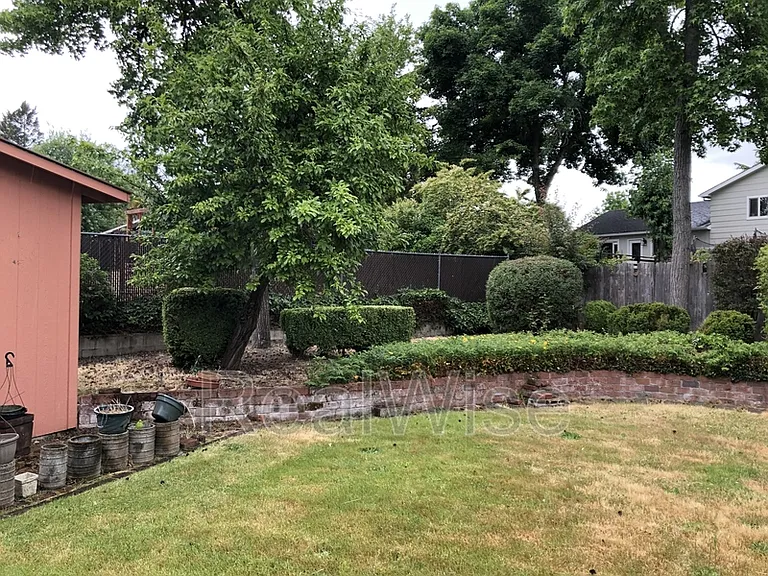 710 NW Midland Ave — Photo 53