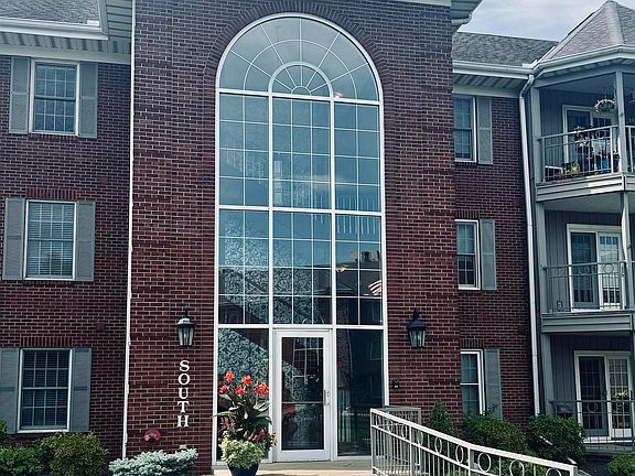 5th image of 5200 N Knoxville Ave APT 107S