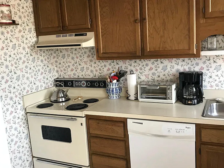 622 S Haywood St #303 — Photo 9