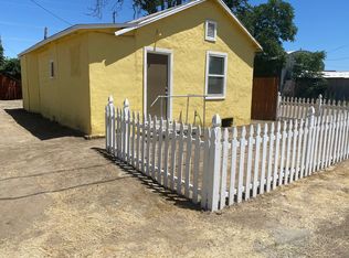 519 1/2 E 5th St, Hanford, CA 93230