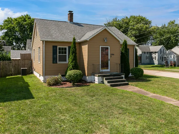 1004 16th Ave, Moline, IL 61265