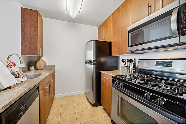 Rented by Greystar | media 2