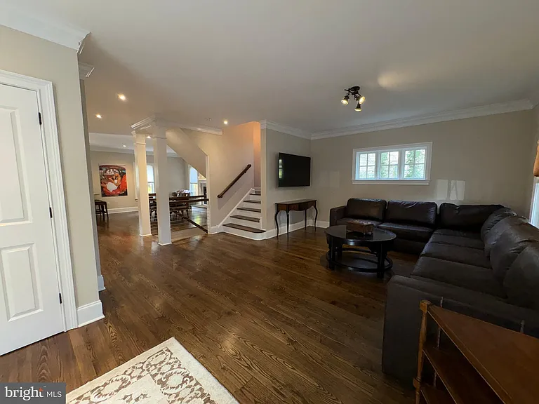 11 Chestnut St — Photo 9