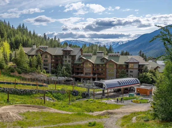 2202 Gondola Way #221, Whistler, BC V8E 0M7