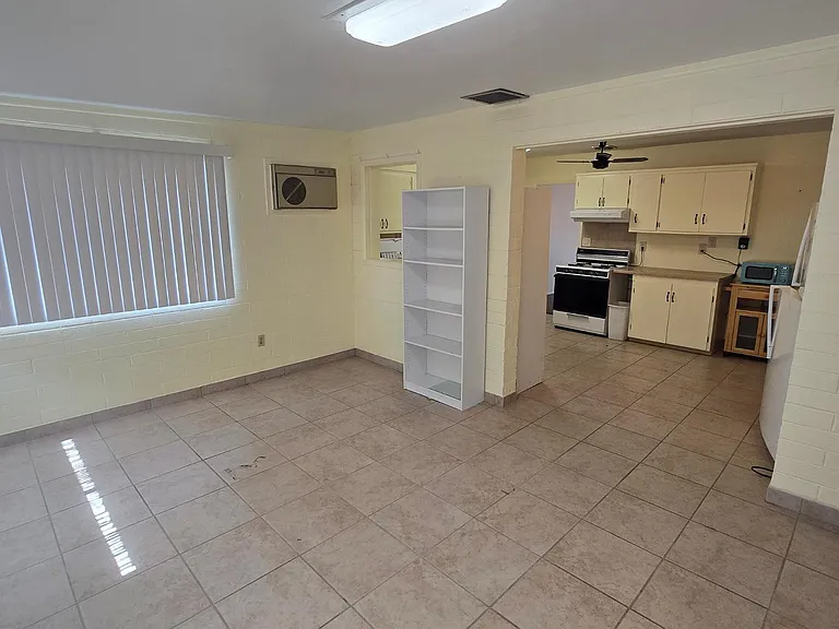 10806 N 110th Dr — Photo 12