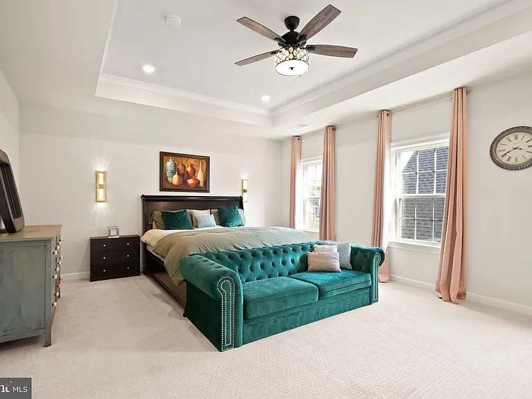 23297 Hastings Ridge Ct — Photo 44