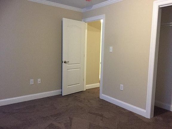 3rd image of 24 Camille Dr