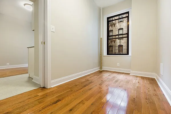 Rented by Dixon Advisory USA Inc. | media 15