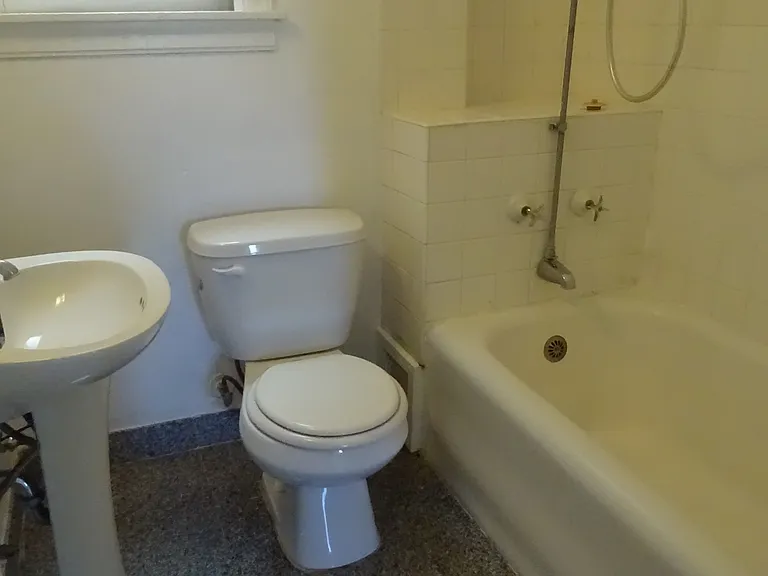 1944 Curtis St #9 — Photo 8