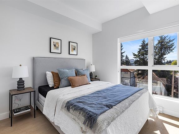 4th image of 2629 Millstream Rd #306