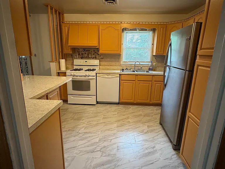 14007 Franklin St — Photo 31