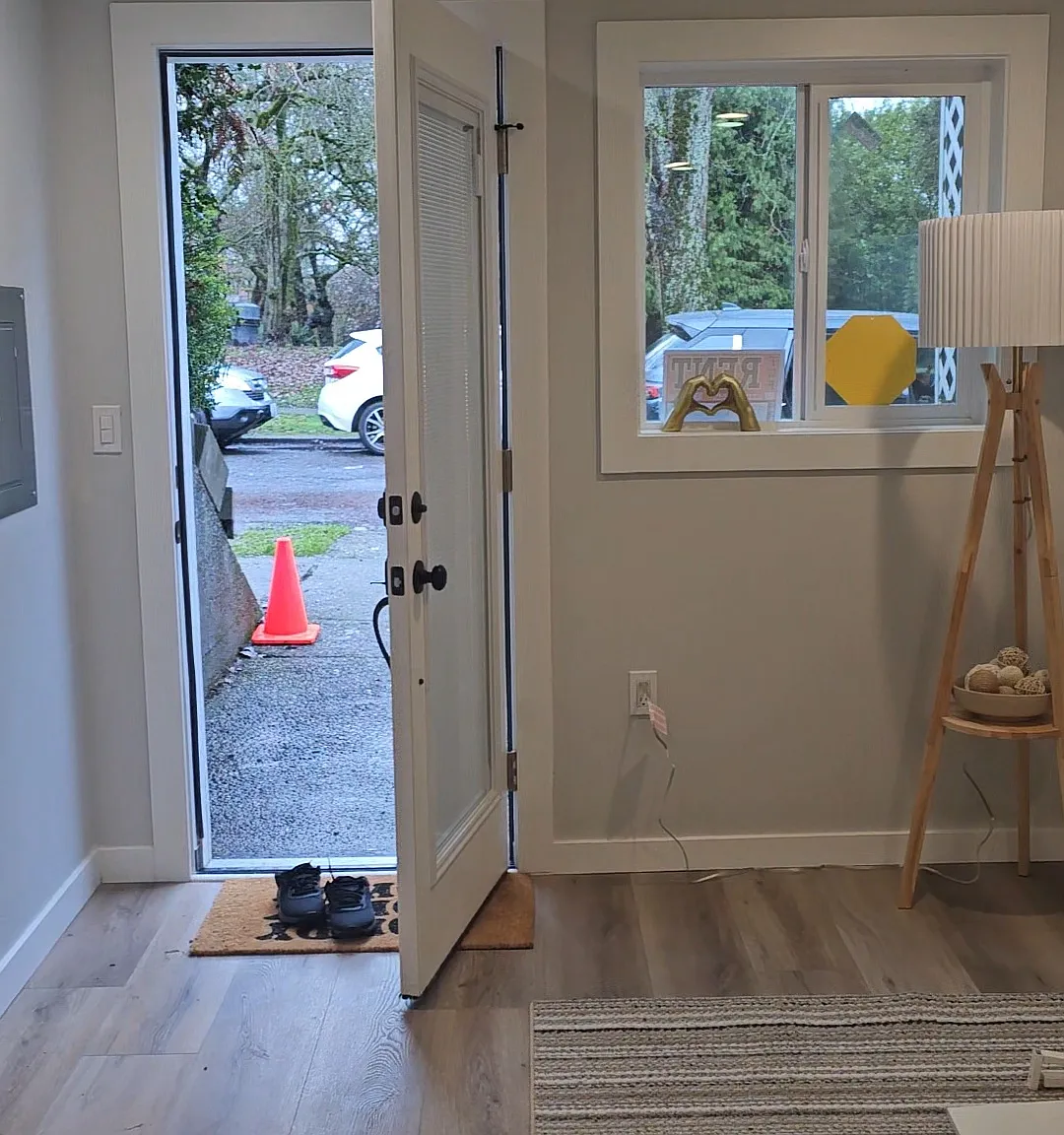 Studio, 600 sqft, $1,800 — Photo 2
