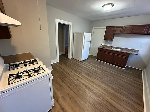 71 Willis St Photo 1