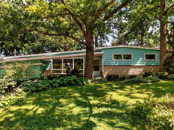 6006 Queens Way, Monona, WI 53716