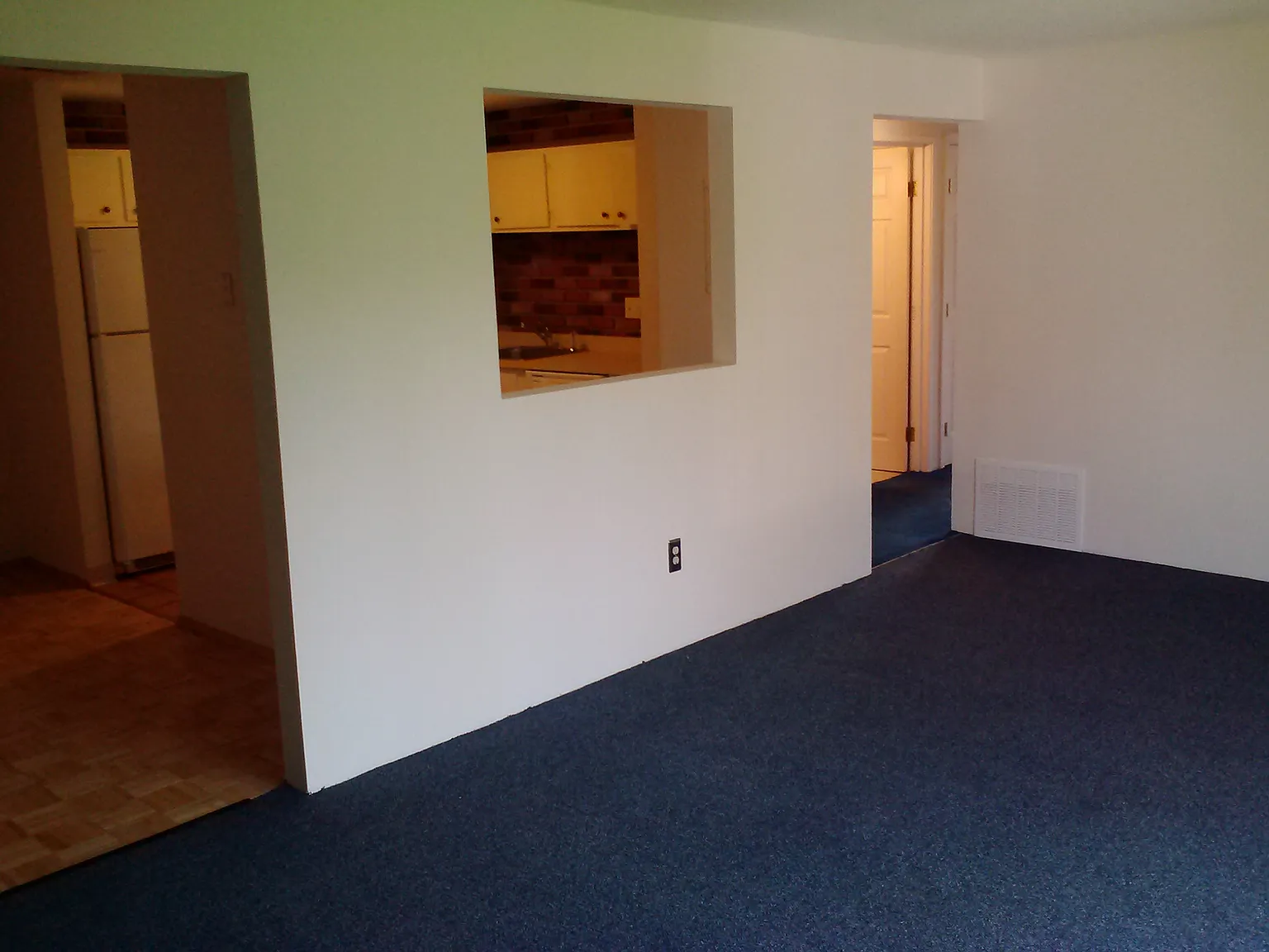 2 bed, 946 sqft, $2,100 — Photo 2