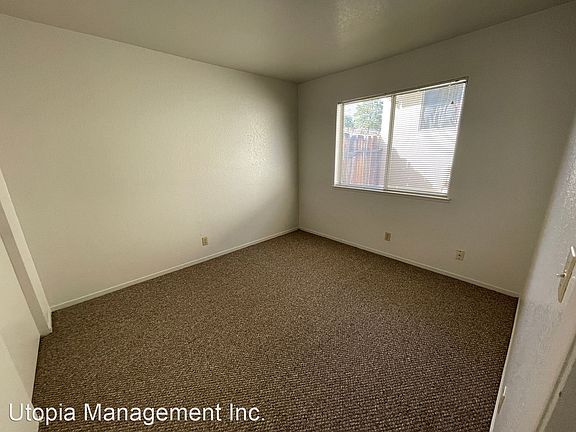 3rd image of 930 Paiute Ln APT 8