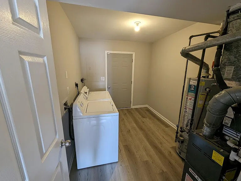 5861 Riverside Dr — Photo 18