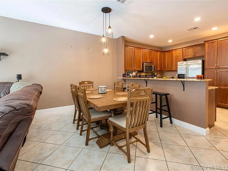 7782 Paddock Pl — Photo 3