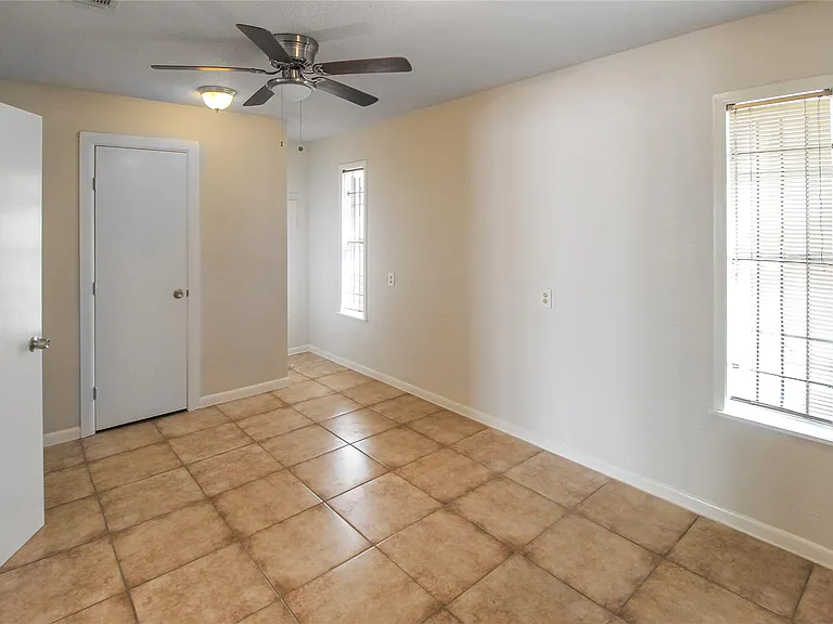 10322 Nold Dr — Photo 11