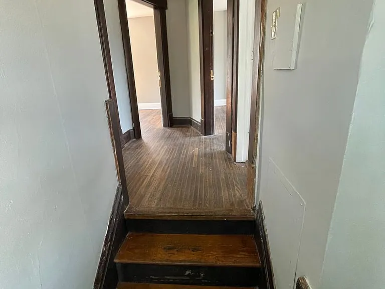136 E Norwich Ave — Photo 14