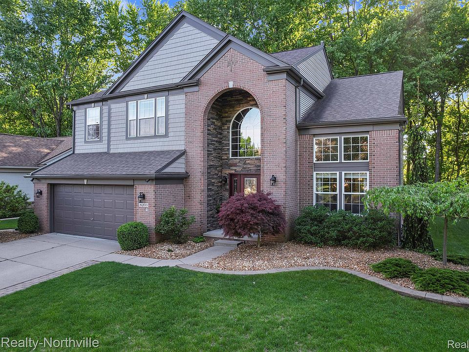 1st image of 8203 Creekside Dr