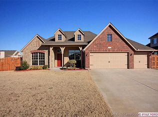 1720 W Birmingham St, Broken Arrow, OK 74011