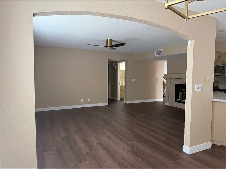9332 Ricardo Ln — Photo 7