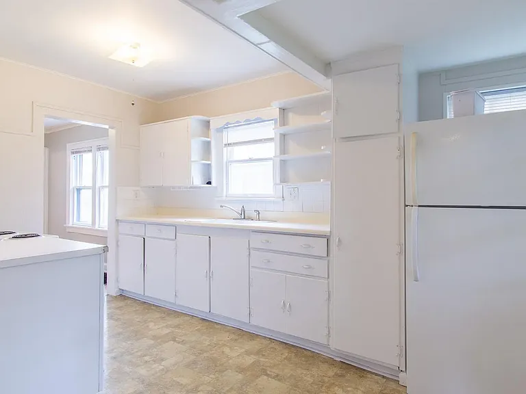 4714 Mercier St — Photo 7