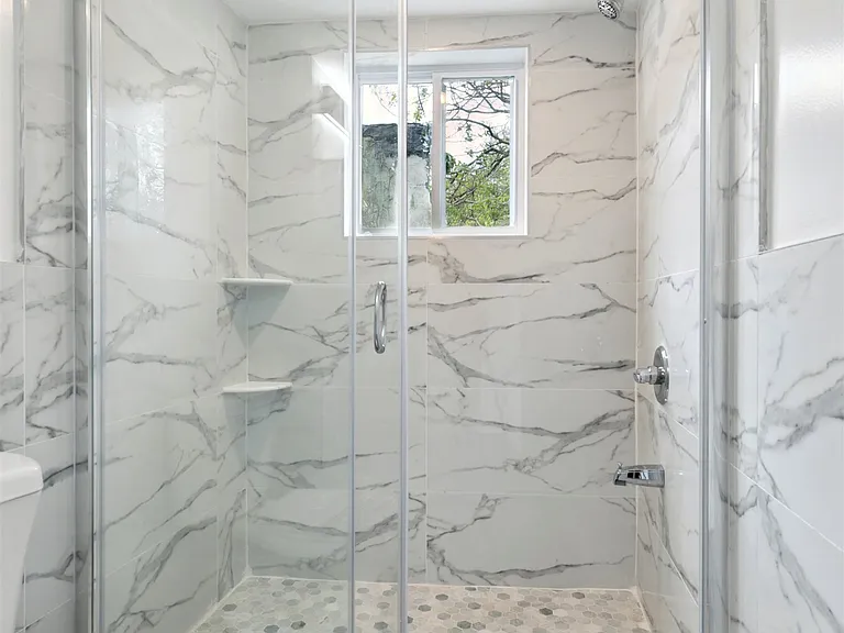 2118 W Oxford St #1 — Photo 9