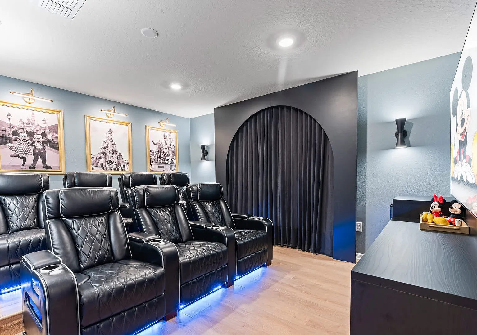 Epic Family Villa, Pool, Theater, Themed Bedrooms — Photo 3