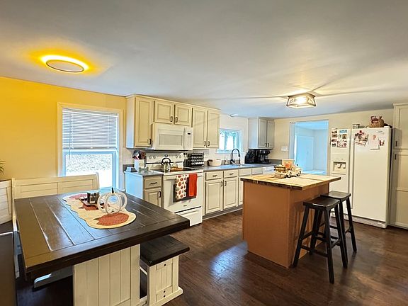 4th image of 34 Campbell Hill Rd