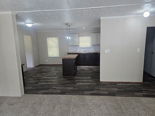 3rd image of 233 Sunnyfield Ln