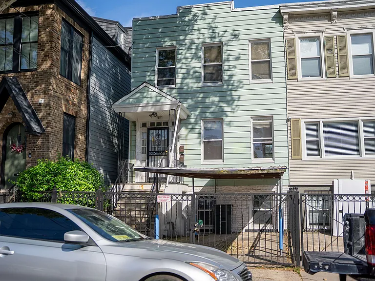 294 Clerk St #1 — Photo 13