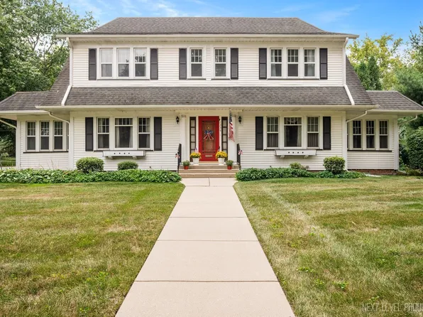 1334 W Downer Pl, Aurora, IL 60506