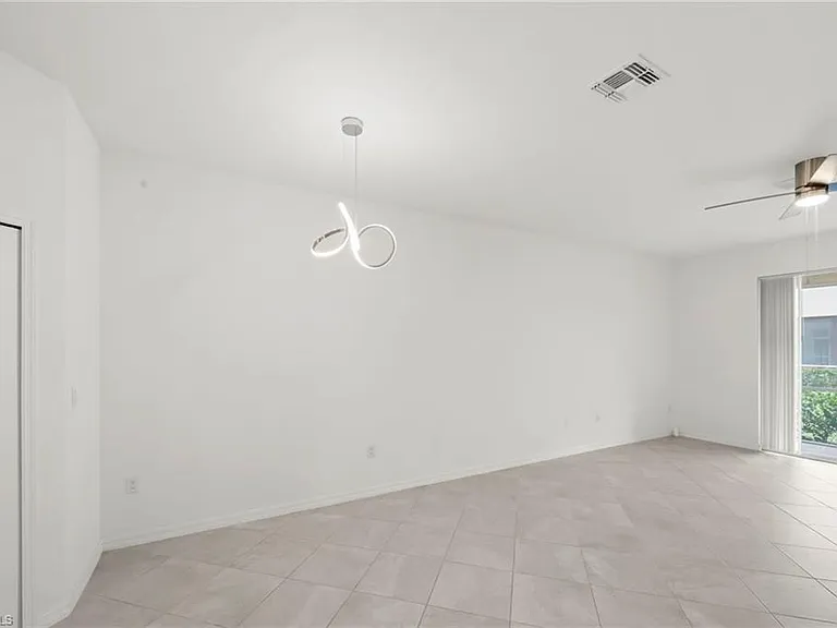 2827 Blossom Way — Photo 2