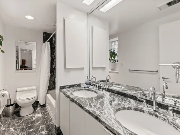 216 East 47th Street 5B image 7 of 8