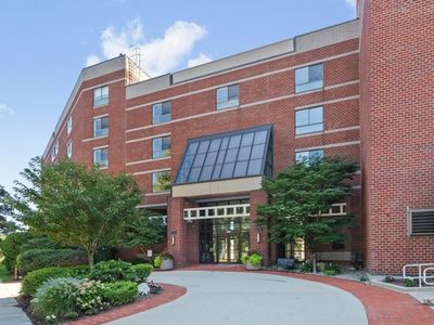 199 Coolidge Ave APT 401, Watertown, MA, 02472