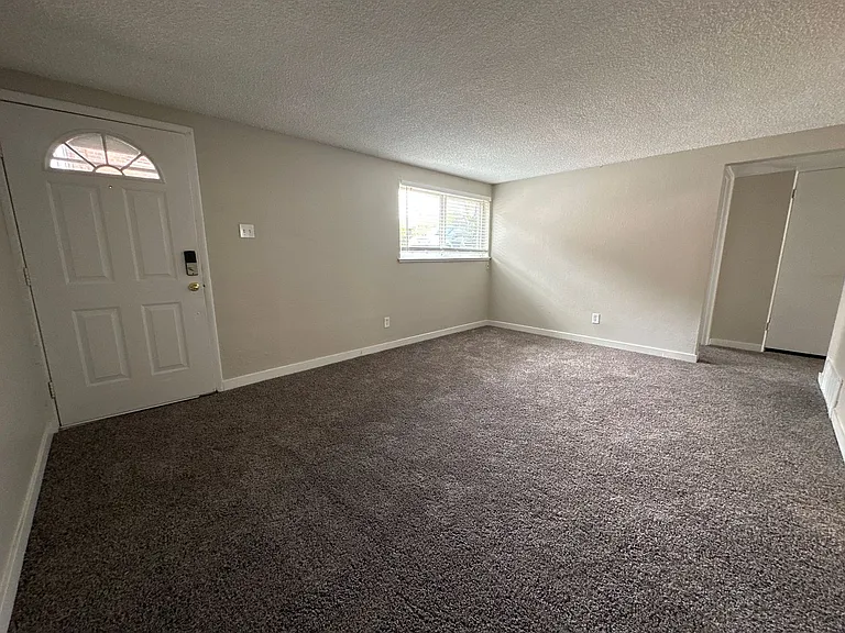 2561 Jellison St #2561 — Photo 5