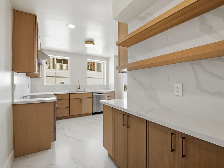 1310 Jones Street — Photo 104
